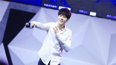 胡宇威,音悦V现场 - Shut Up and Kiss Me&知道&请不要打扰我们的爱