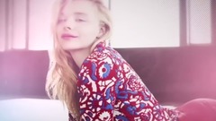 小贝准儿媳唯美写真 俏皮公主玉脂凝肌吹弹可破