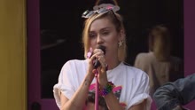 Miley Cyrus - Miley Cyrus - Malibu 现场版 2017