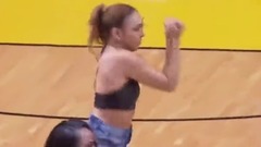 妖艳十足!热火拉拉队女郎动感热舞妩媚众生