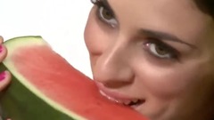 足球宝贝短衣热裤冰肌露