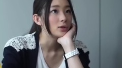 足立梨花芊芊玉手玩拼图