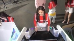 YERI(Red Velvet) - Yeri认真投篮 姐姐们在一旁抓娃娃