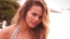 欧美性感超模 海边比基尼诱惑写真 豪乳配合大长腿