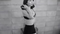 肉色性感的氛围,室内妹子诱惑大胸内衣秀,瞬间被勾引