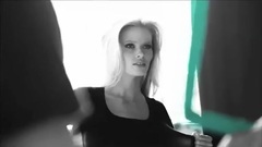 超模Lara Stone真空上阵拍大片