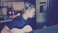 李东海928INS更新自弹自唱