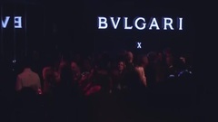 影视原声 - 张俪亮相宝格丽派对 "王子头"造型帅气不失浪漫