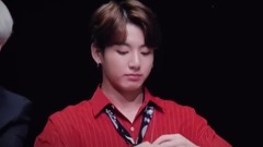 田柾国(防弹少年团) - 折手指游戏