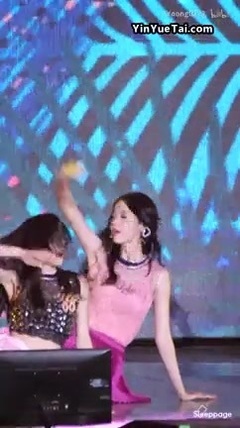 允儿(少女时代) - Holiday