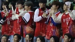 Astro(韩国) - 观众席跟跳舞蹈