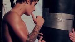 Justin Bieber - Justin Bieber<男士健康>封面拍摄花絮 中英字幕
