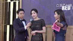 恩静出席颁奖红毯采访