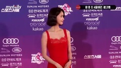 少女时代,允儿(少女时代) - 第一届The Seoul Award颁奖礼林允儿红毯新闻视频cut8