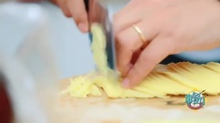 亮哥炫技别眨眼 双刀土豆丝表演获盛赞[超清版]