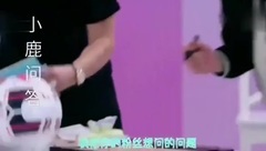 鹿晗 - 鹿晗边颠球边快问快答,因为这个问题分心了