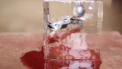 烧的通红的铁球放到冰块上的瞬间,你绝对没见过的美妙画面!