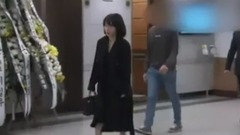 允儿(少女时代) - 允儿前往金柱赫灵堂吊唁视频一则 17/11/02