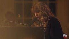 Taylor Swift - New Year's Day Fan Performance