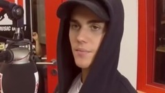 Demi Lovato,Justin Bieber - Justin Bieber柏林NRJ 舞台令我自在