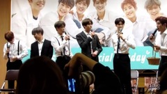 Astro(韩国) - Special sunday签名会