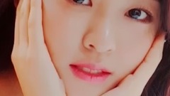 金泫雅 - 她是性感代表 从骨子里就散发着性感的她 有着让待机室男IDOL多累都要起來看她彩排的魅力