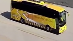 为什么奔驰那么贵 一个急刹车就能证明它贵在哪 与细微处见品质