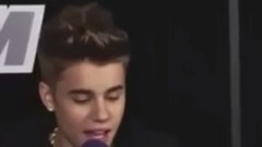 Justin Bieber - Justin Bieber这样的眼神你受得了吗 Bizzle气质初显