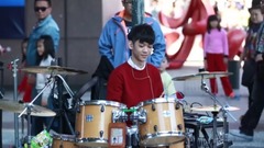 周杰伦,模仿翻唱 - 李科颖街头爵士鼓演奏<告白气球>