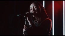 Alan Walker,诺雅·赛勒斯,Juliander - Alan Walker & Noah Cyrus & Juliander - All Falls Down 现场版 2017