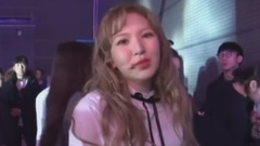 韩国综艺,Red Velvet - Show Champion Behind] Red Velvet - 候场准备及采访问答cut