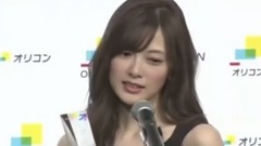 乃木坂46 - 乃木坂46白石麻衣写真集"歴代1位"売り上げで笑顔