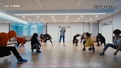 金泫雅 - Lip Hip 练习室镜面