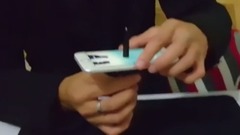 铅笔竟然能够穿越手机 到底是怎么做到的?