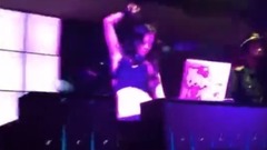 第一次听这首DJ舞曲<妹妹不哭>,唱的不错,分享试听!