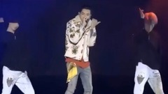 吴亦凡 - 吴亦凡DESERVE Version Live