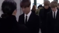 SHINee,韩国群星 - 钟铉真的走了 好友防弹 Red Velvet到灵堂悼念 Part1