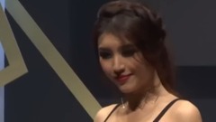 时尚泳裝走秀 大方比基尼不做作