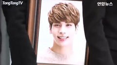 SM 家族送钟铉最后一程 #RIP钟铉,愿天堂没有苦痛# 1