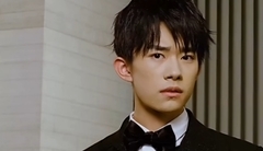 易烊千玺 - 2017 GQ年度人物换装白日梦:易烊千玺