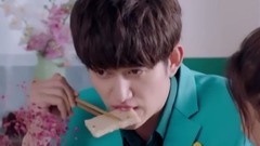 关晓彤 - [极光之恋]超甜蜜!关晓彤马可互喂零食