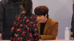 圭贤(Super Junior) - Kyuhyun Interacts With A Little Girl