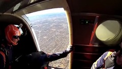 伞兵着陆阶段,电影中有超过75万人