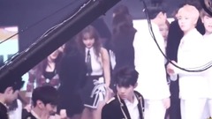 少女时代,允儿(少女时代) - 【林允儿】业务能力棒棒的跨年允MC - 171231MBC歌谣大祭典相关饭拍4