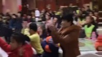 河北衡水元旦晚会亲子加油歌舞,其乐融融