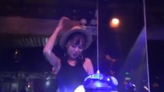 送上一首<生活之歌>DJ版,不知谁听过,唱的不错!