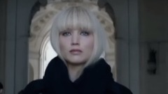 珍妮佛劳伦斯化身致命凶器<红雀>电影预告