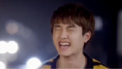 主唱D.O.和演员都暻秀