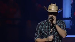 Dustin Lynch - She Cranks My Tractor