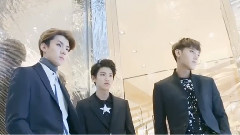 The Celebrity 穿上时尚与艺术 灿烈Cut